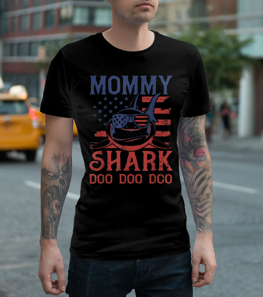 Mommy Shark Doo Doo Doo American Flag 4th of July T-Shirt