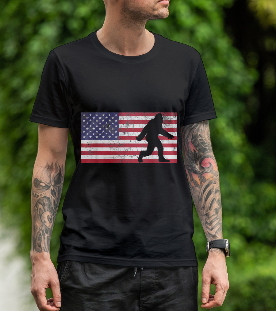 Fourth Of July USA Bigfoot Sasquatch American Flag T-Shirt