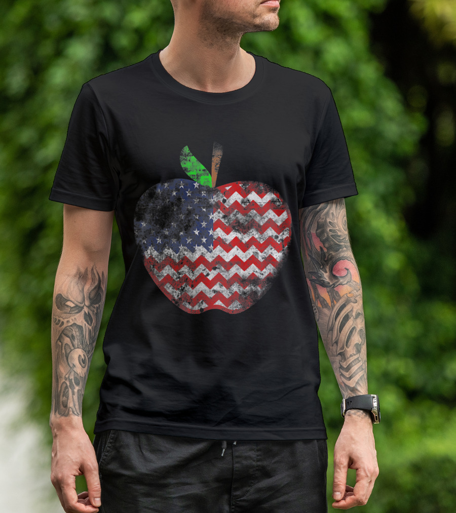 Vintage American Flag Apple 4Th July Teachers Student T-Shirt