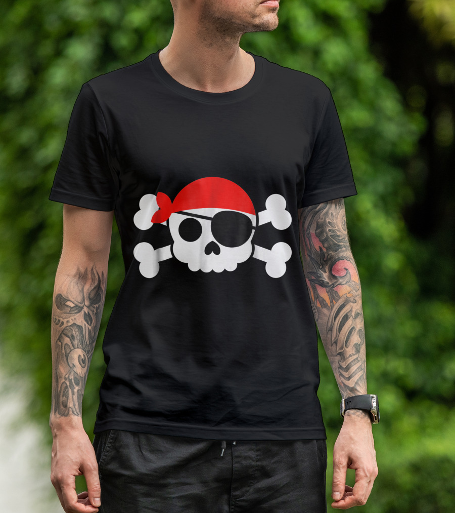 Jolly Roger Pirate Skull And Crossbones Halloween Costume Red Bandana T-Shirt