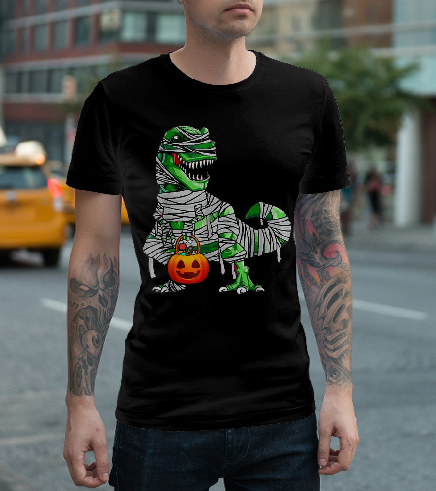 Halloween Mummy Tyrannosaurus Rex Dinosaur With Pumpkin Basket Boys Youth T-Shirt
