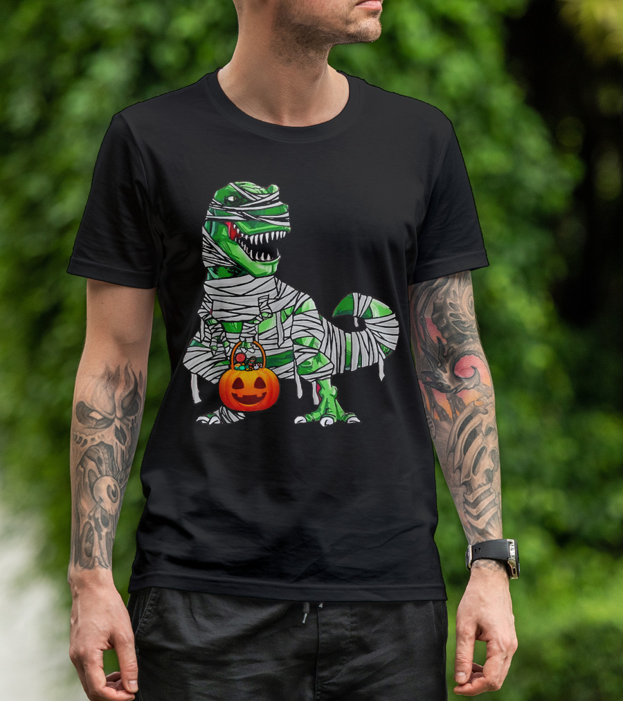 Halloween Mummy Tyrannosaurus Rex Dinosaur With Pumpkin Basket Boys Youth T-Shirt