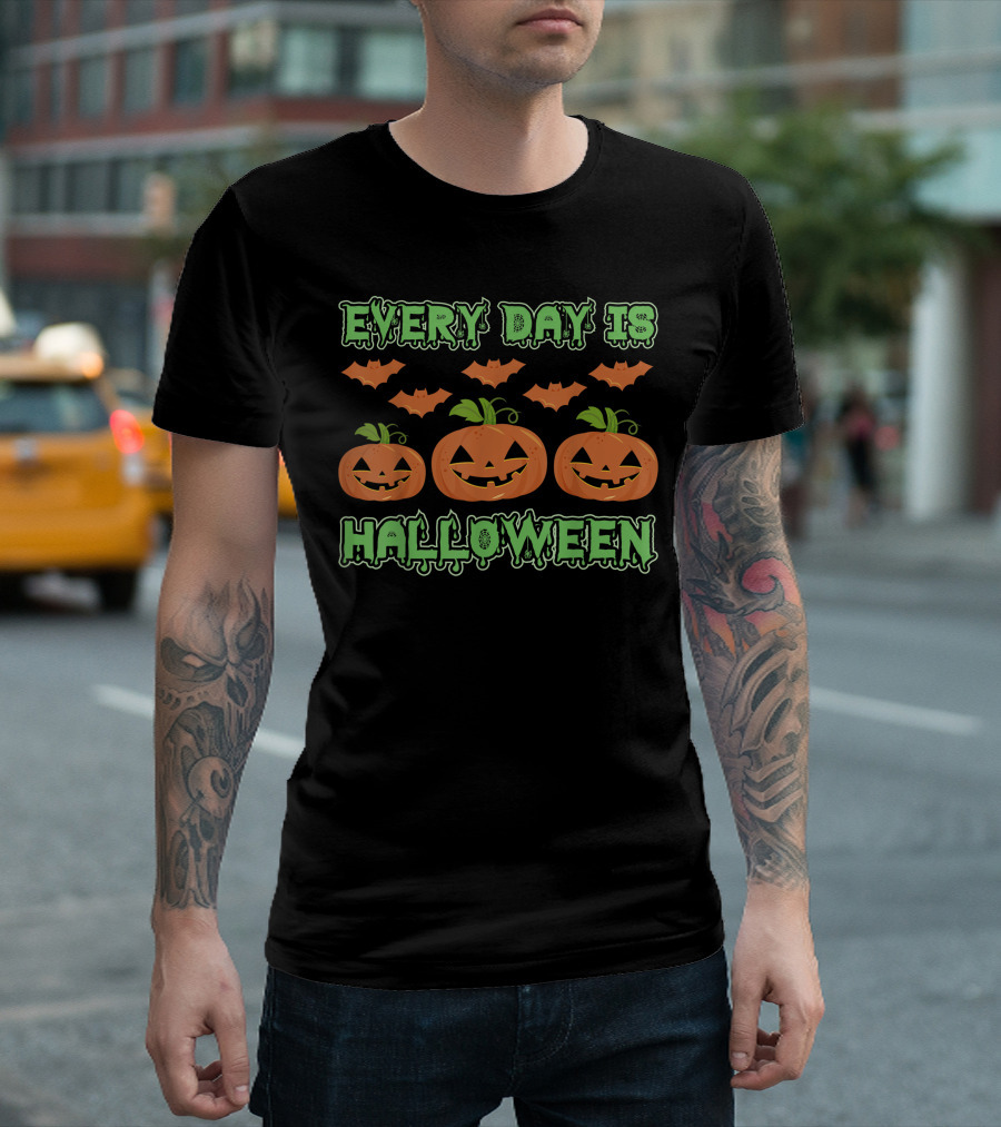 EVERY DAY IS HALLOWEEN PUMPKIN BAT DECORATION T-Shirt