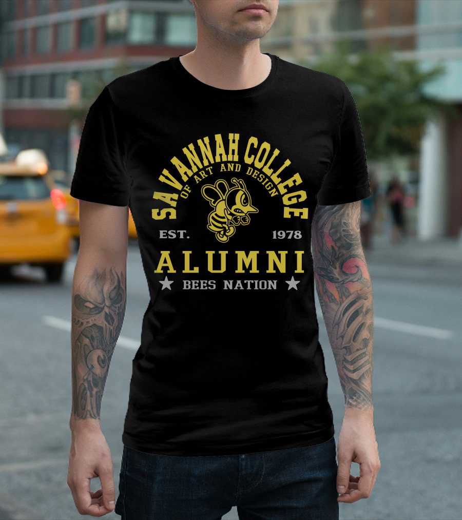 SAVANNAH COLLEGE OF ART AND DESIGN ALUMNI EST. 1978 BEES NATION T-Shirt