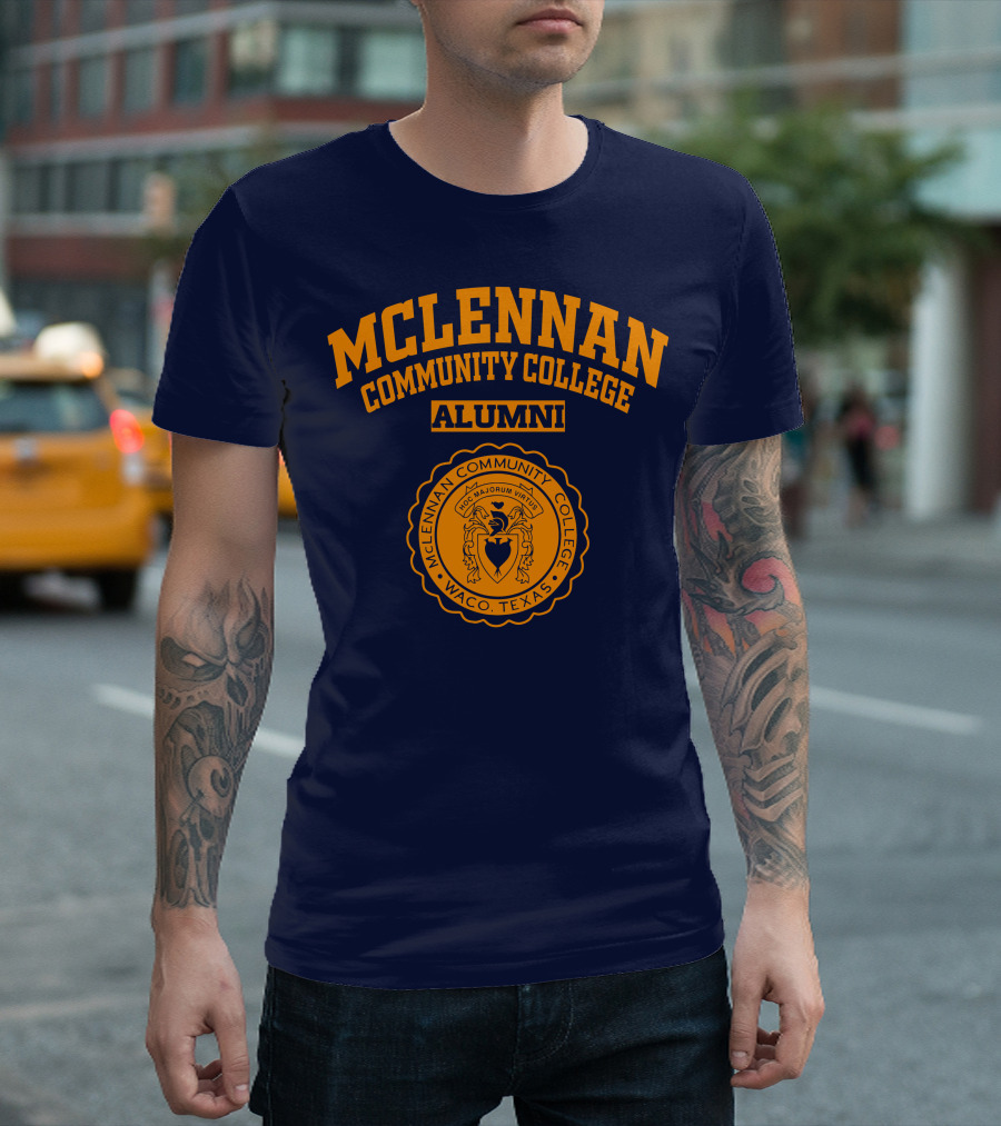 MCLENNAN COMMUNITY COLLEGE ALUMNI WACO TEXAS SEAL HOC MAJORUM VIRTUS T-Shirt