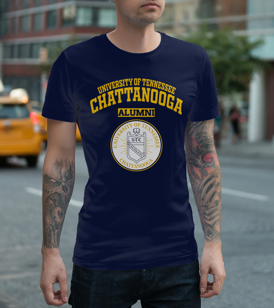 UNIVERSITY OF TENNESSEE CHATTANOOGA ALUMNI U.T.C. FACIEMVS T-Shirt