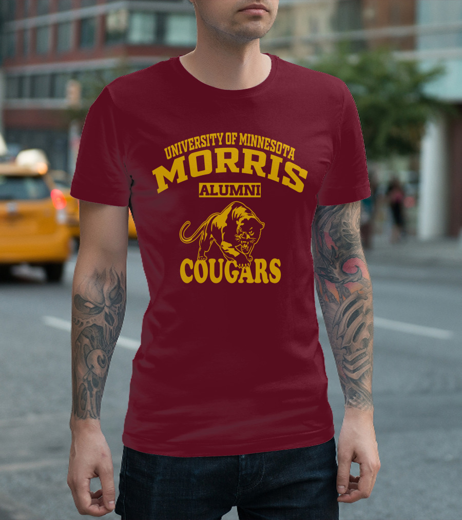 UNIVERSITY OF MINNESOTA MORRIS ALUMNI COUGARS T-Shirt