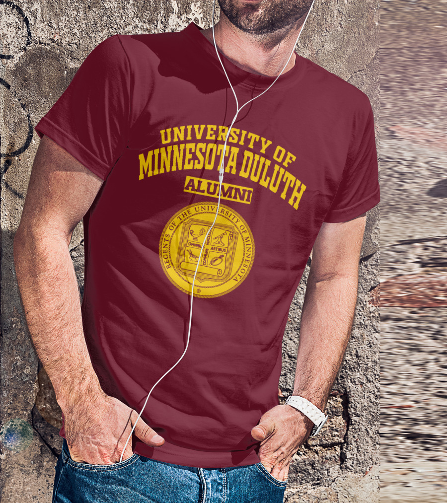 University Of Minnesota Duluth Alumni Regents Omnibus Artibus T-Shirt