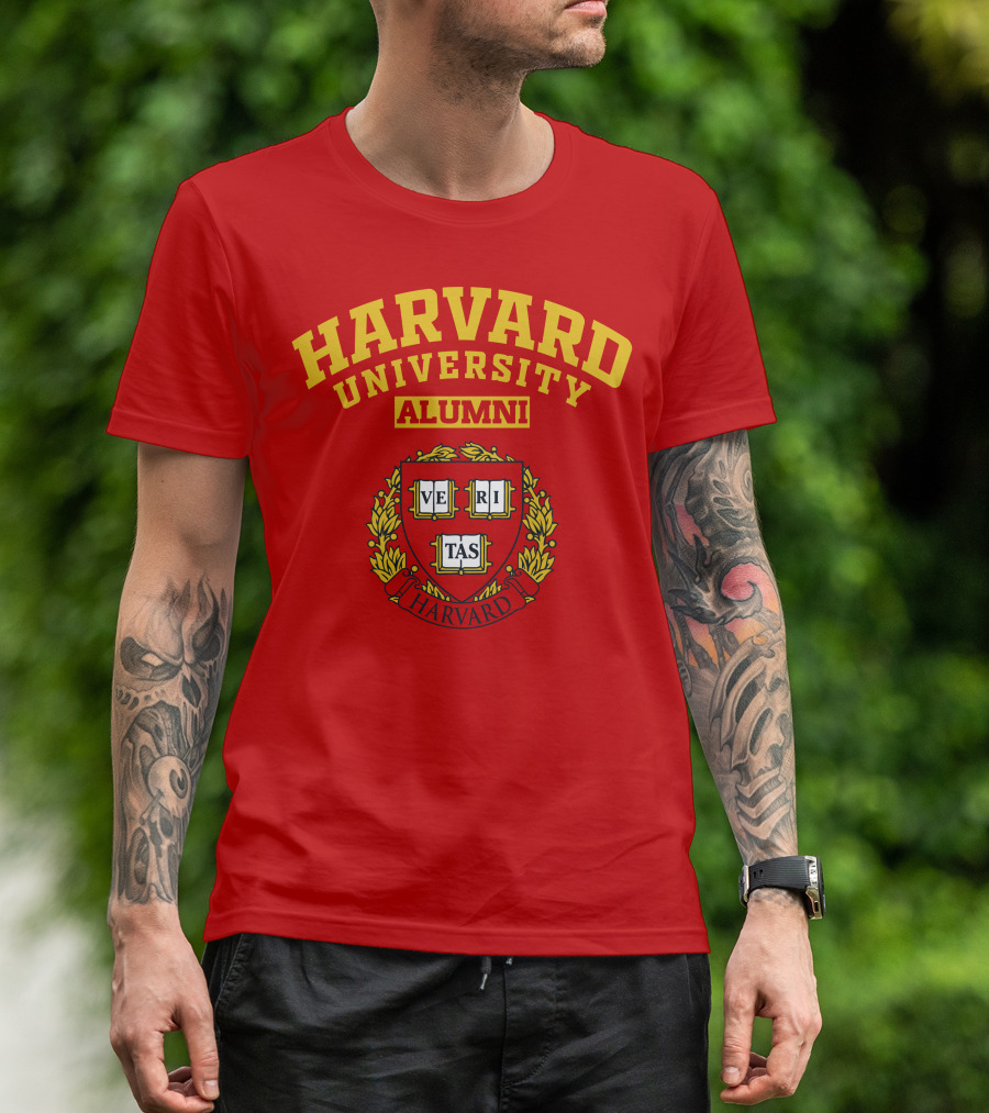 Harvard University Alumni Veritas Crest T-Shirt