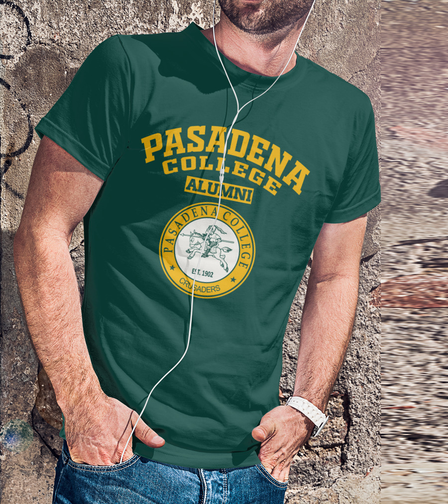 Pasadena College Alumni Crusaders Est. 1902 T-Shirt