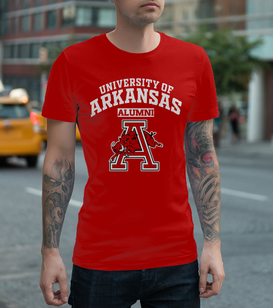 UNIVERSITY OF ARKANSAS ALUMNI Razorback T-Shirt