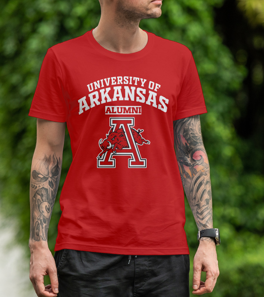 UNIVERSITY OF ARKANSAS ALUMNI Razorback T-Shirt