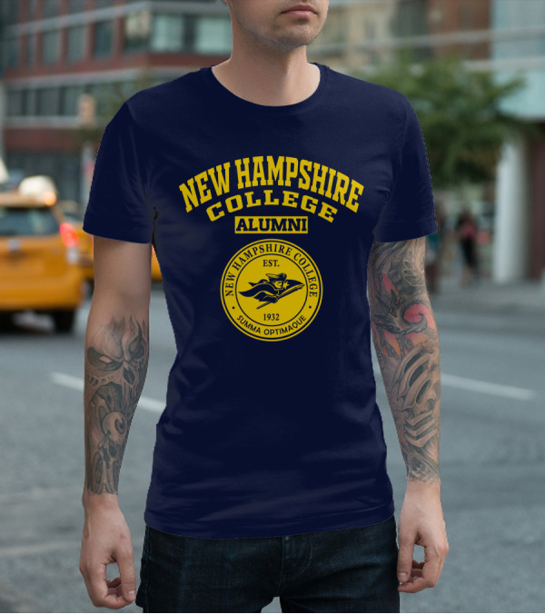 NEW HAMPSHIRE COLLEGE ALUMNI EST 1932 SUMMA OPTIMAQUE T-Shirt