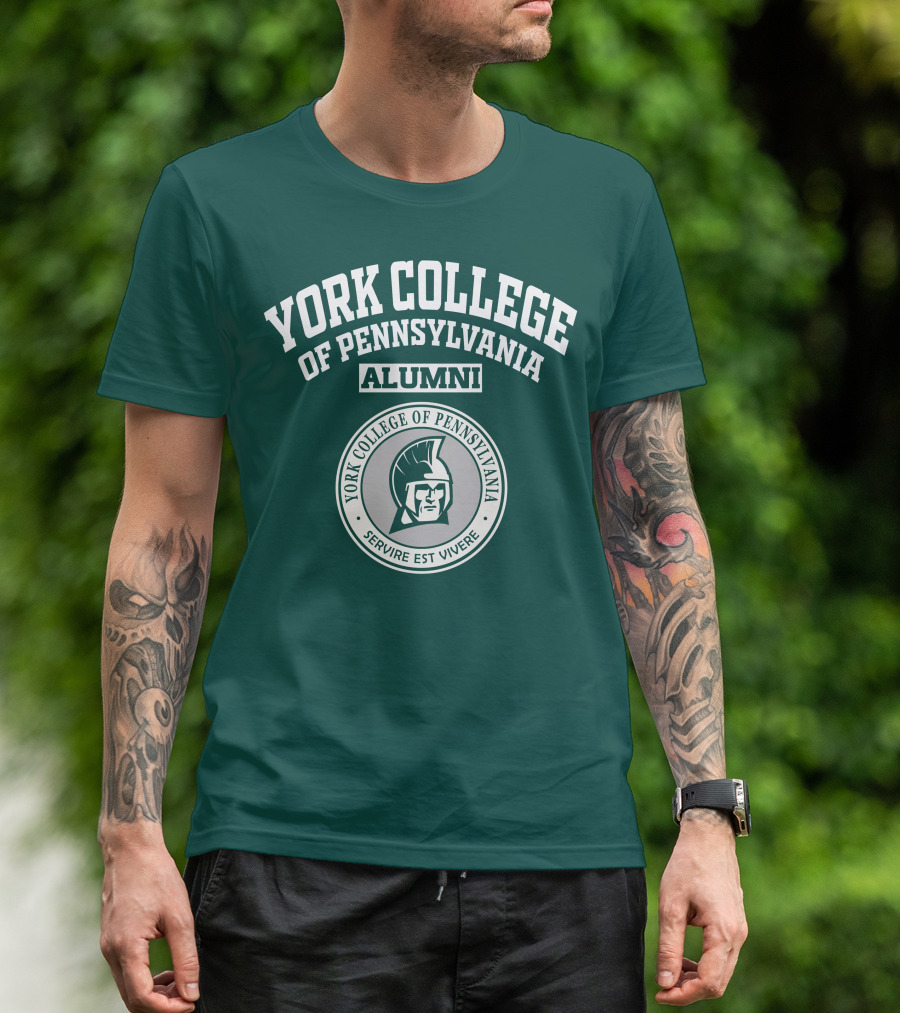 York College Of Pennsylvania Alumni Servire Est Vivere T-Shirt