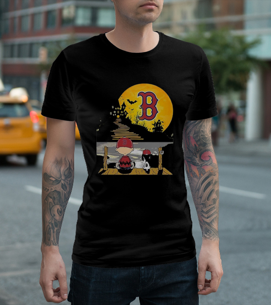 Snoopy And Charlie Brown Boston Red Sox Halloween Moon Scene T-Shirt