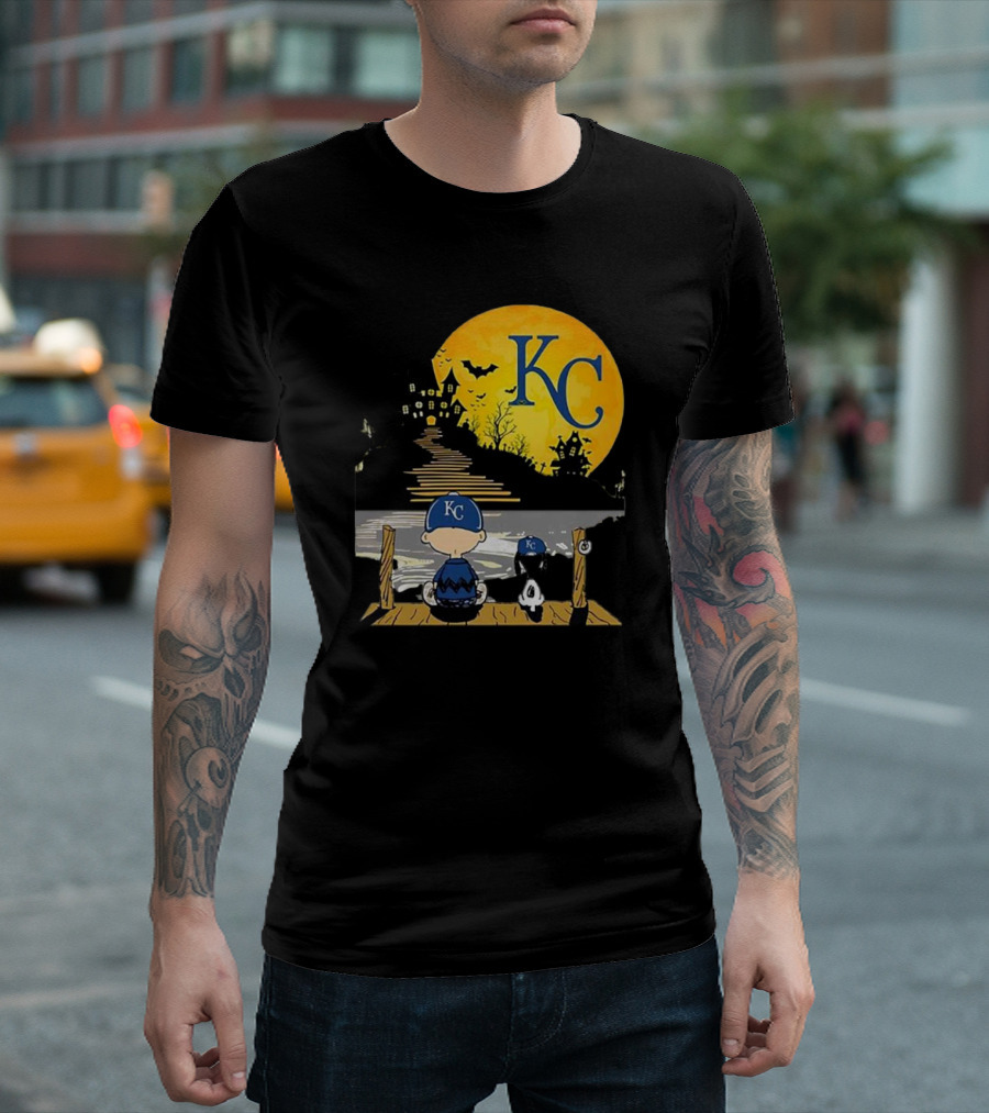 Snoopy Charlie Brown Halloween Kansas City Royals Moon Scene T-Shirt