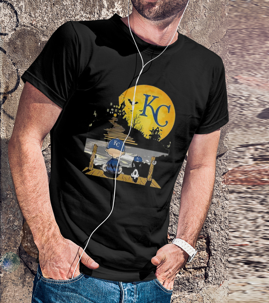 Snoopy Charlie Brown Halloween Kansas City Royals Moon Scene T-Shirt