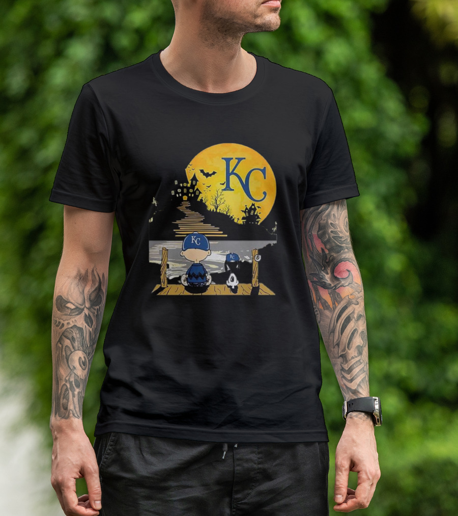 Snoopy Charlie Brown Halloween Kansas City Royals Moon Scene T-Shirt
