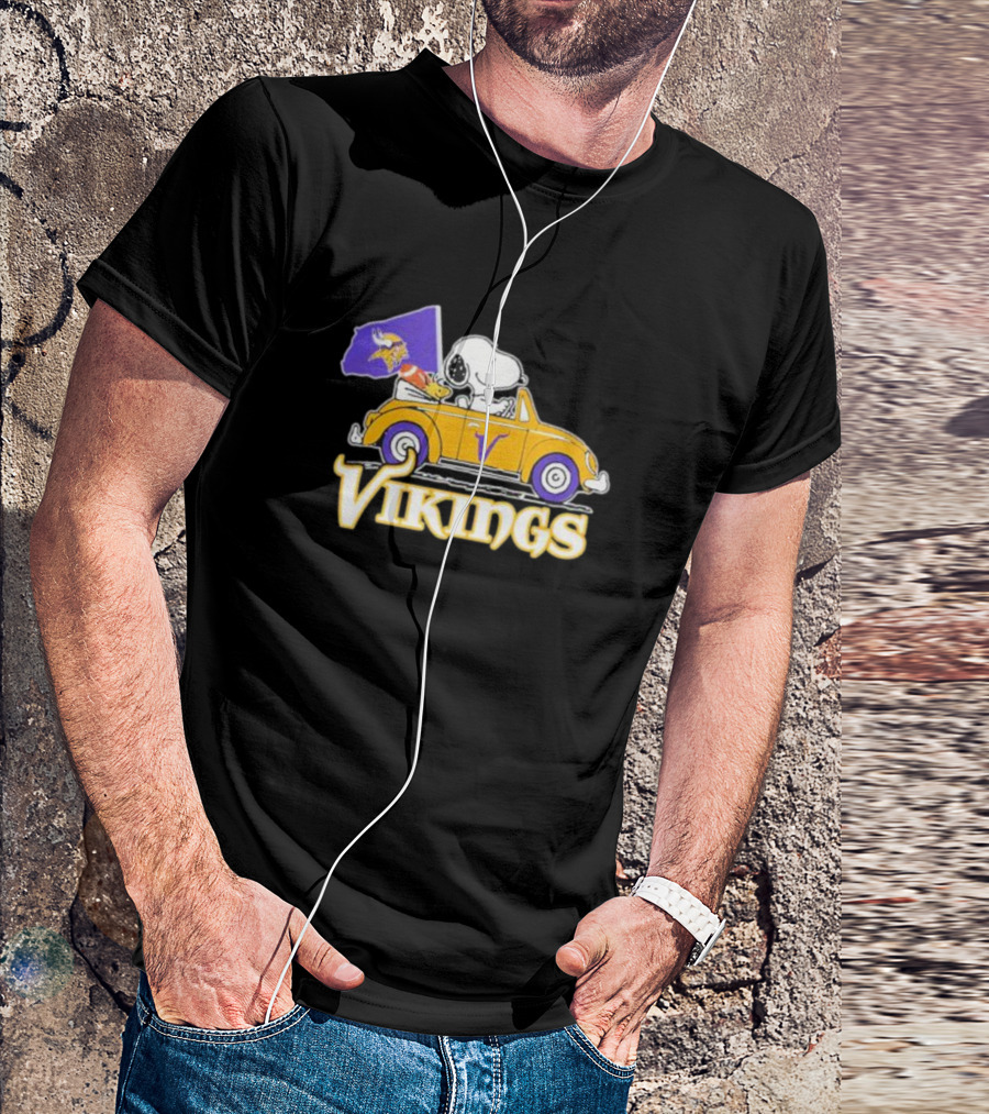 Snoopy Woodstock Driving Car With Vikings Flag Minnesota NFL T-Shirt