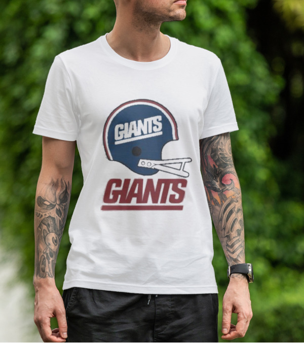 New York Giants Helmet With Giants Text T-Shirt