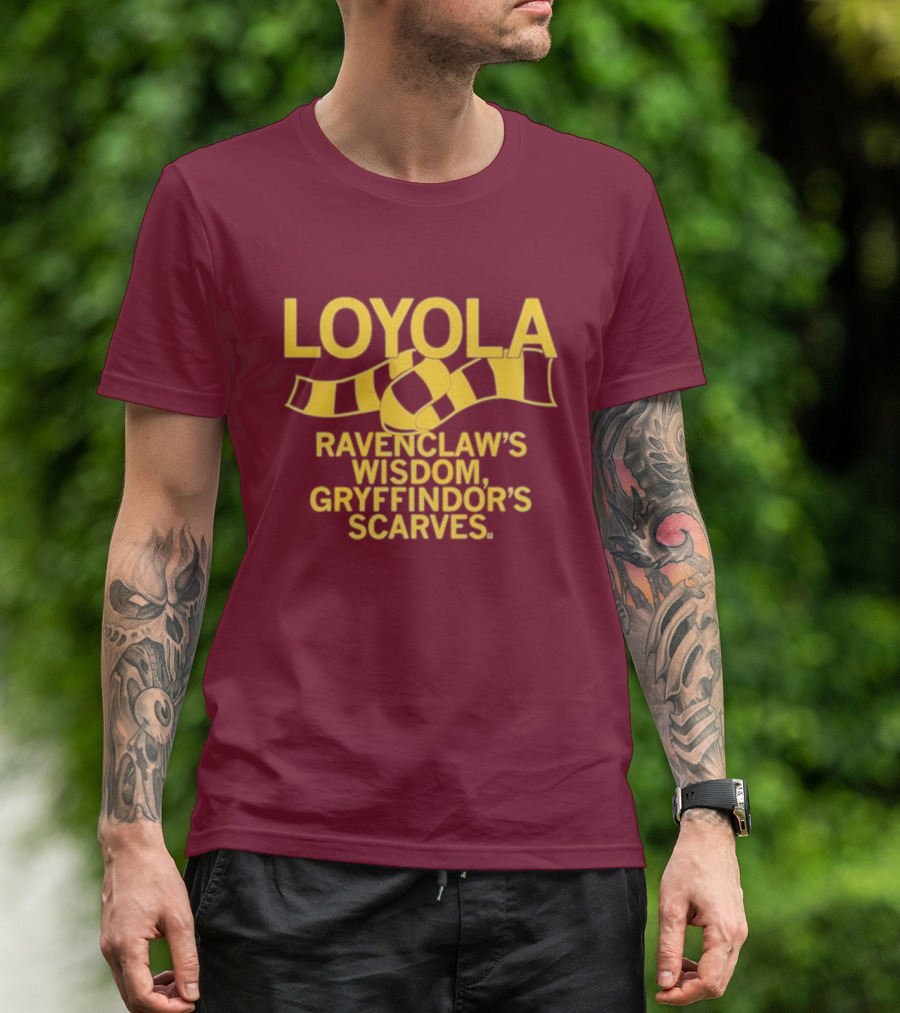LOYOLA Ravenclaw's Wisdom Gryffindor's Scarves T-Shirt