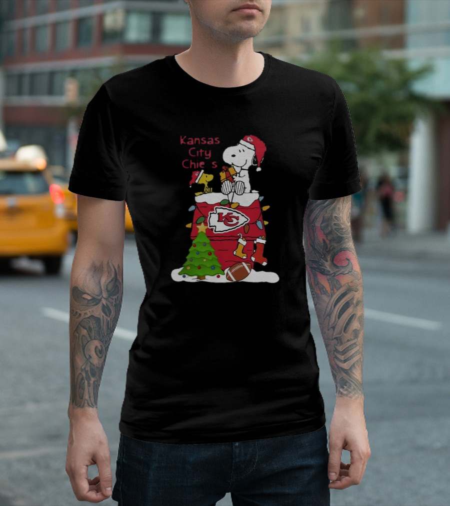 Kansas City Chiefs Christmas Snoopy and Woodstock Santa Scene T-Shirt