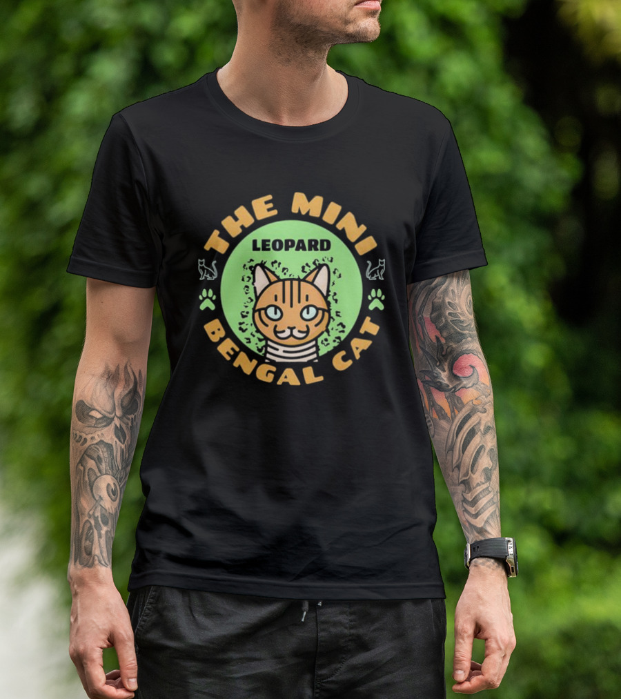 THE MINI LEOPARD BENGAL CAT PAWS AND WHISKERS ICONS T-Shirt