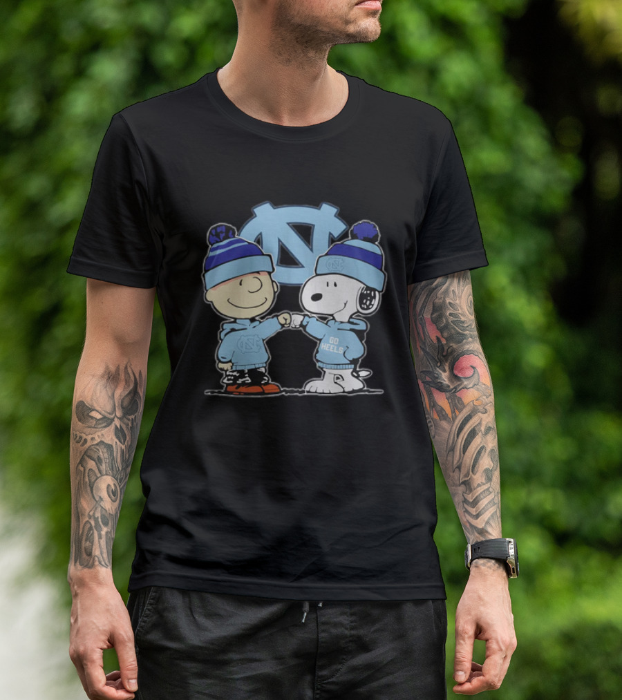 Snoopy And Charlie Brown Go Heels UNC Tar Heels Fist Bump North Carolina T-Shirt