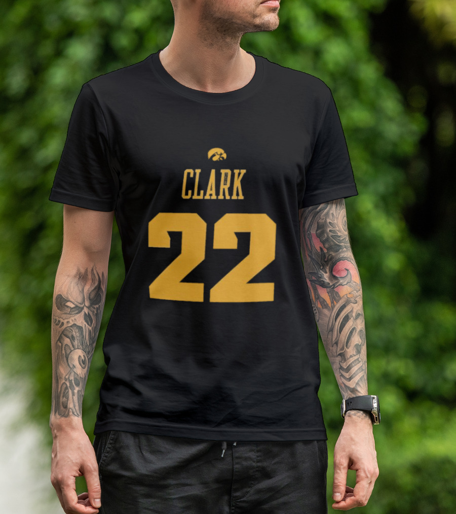 Caitlin Clark Iowa Hawkeyes 22 Record Breaking T-Shirt
