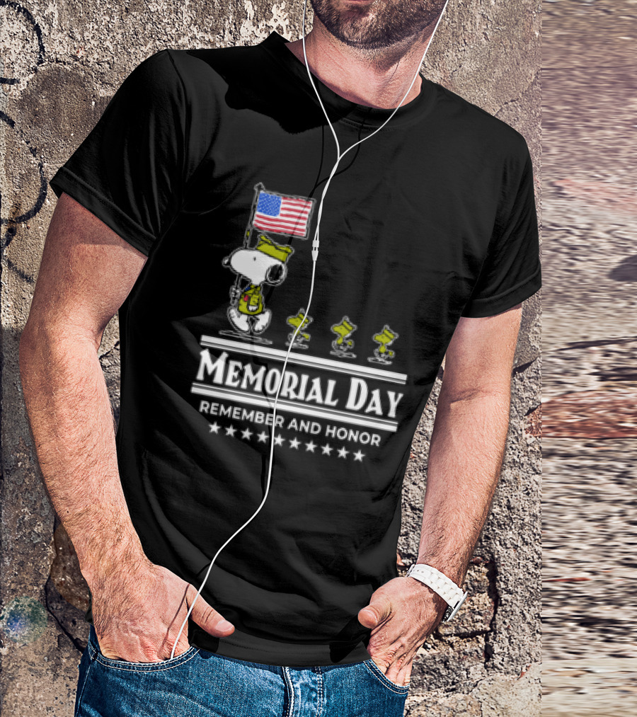 Memorial Day Snoopy And Woodstock Remember And Honor With American Flag T-Shirt