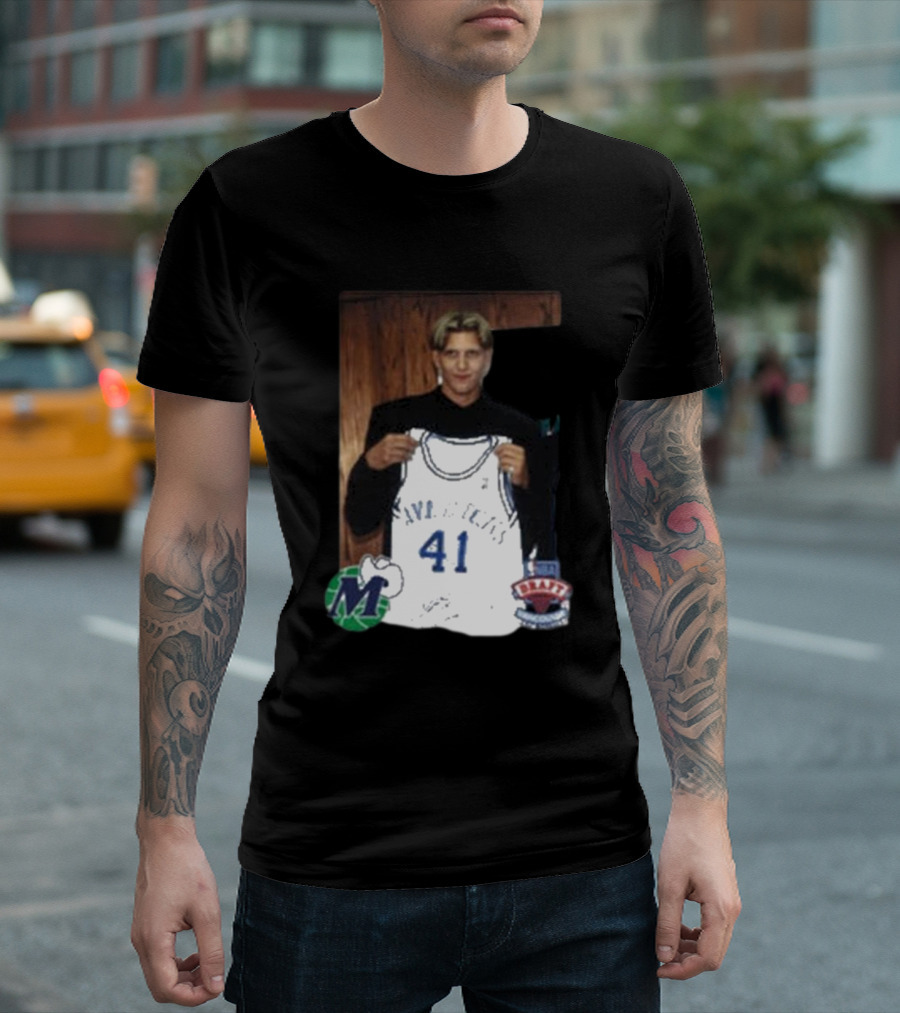 Luka Doncic Dirk Nowitzki Mavericks 41 NBA Draft Jersey Photo T-Shirt
