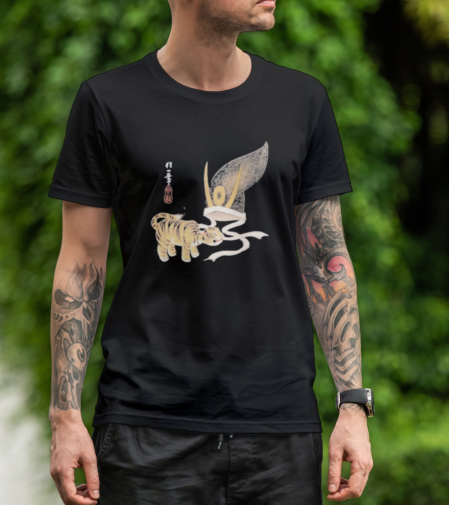 Edo Era Tiger And Samurai Helmet T-Shirt
