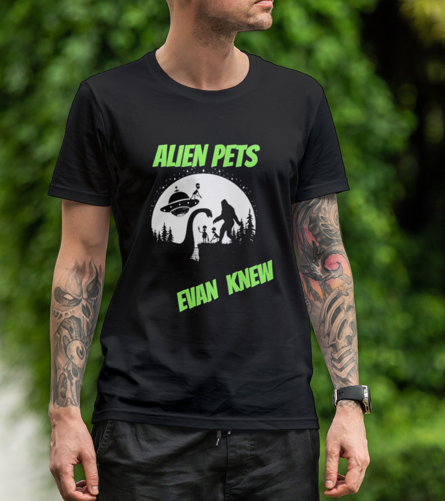 ALIEN PETS EVAN KNEW UFO BIGFOOT AND DINOSAUR SCENE T-Shirt