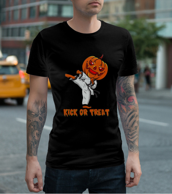 Kick Or Treat Taekwondo Pumpkin Halloween T-Shirt
