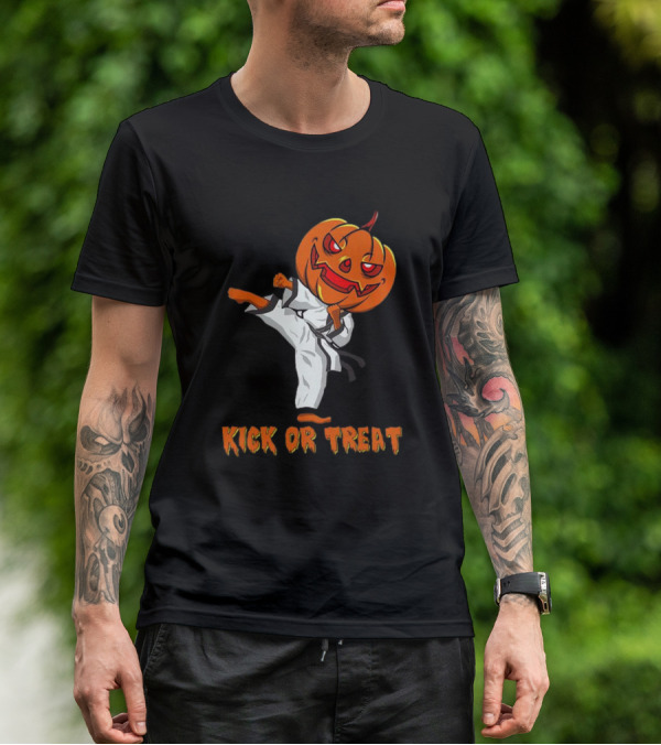 Kick Or Treat Taekwondo Pumpkin Halloween T-Shirt