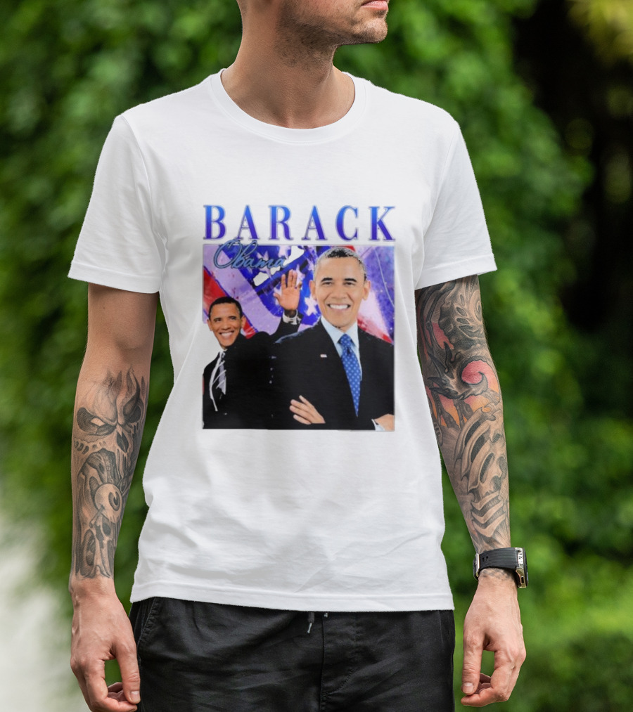 BARACK Obama Smiling Pose With Patriotic Background T-Shirt