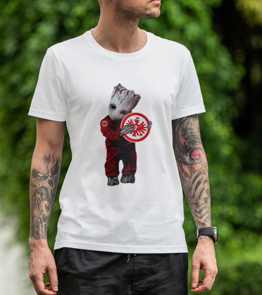Baby Groot Hugging Eintracht Frankfurt Emblem T-Shirt