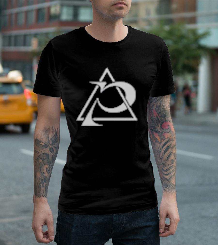Poppy Popxmi Zig Triangle T-Shirt