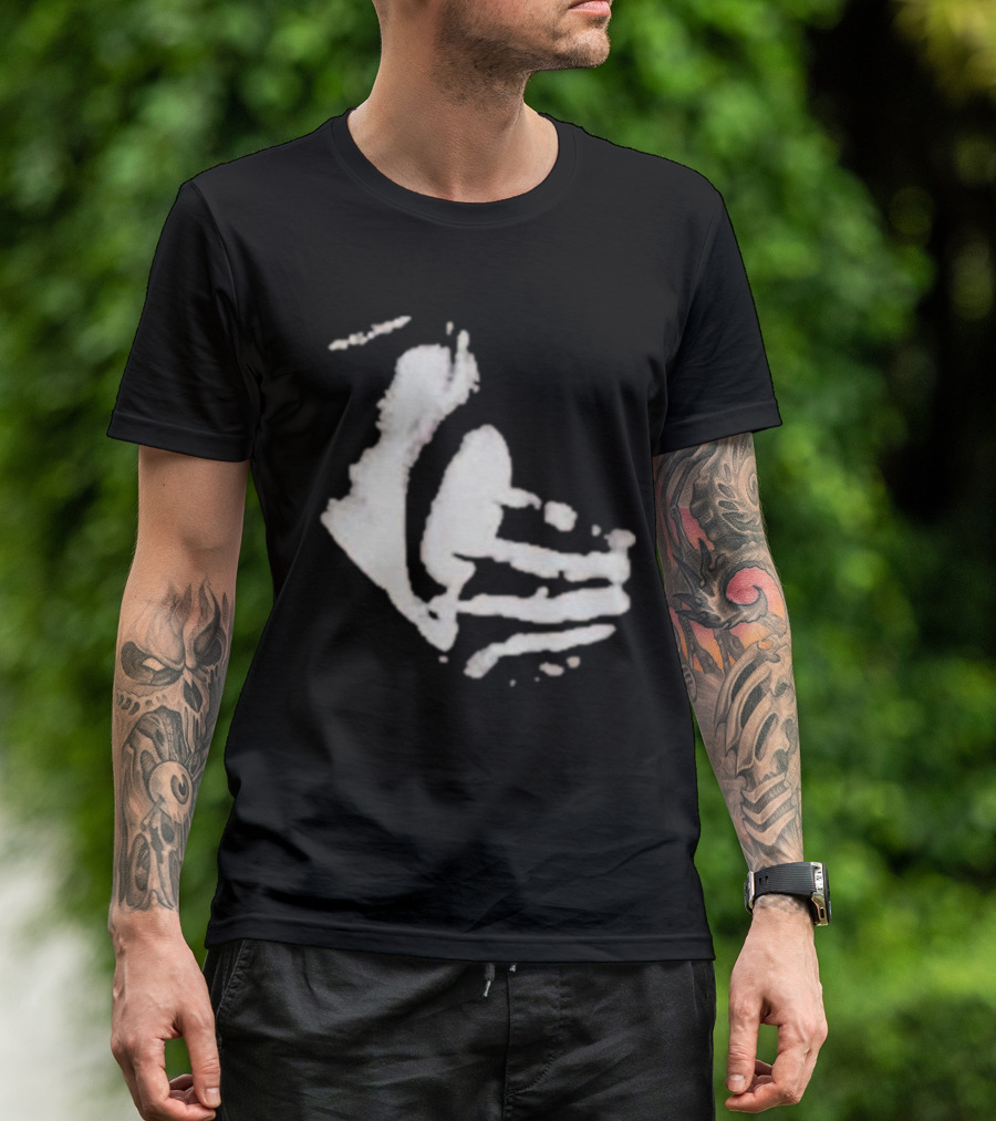Portal Camila Brasil I Luv It Photo Optical Illusion Black And White Hand Face T-Shirt