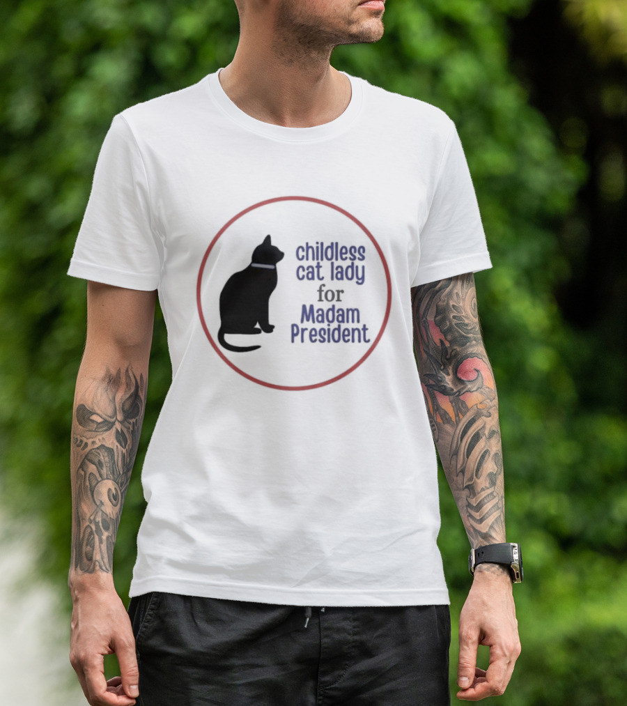 Childless Cat Lady For Madam President Voting Kamala Harris Black Cat T-Shirt