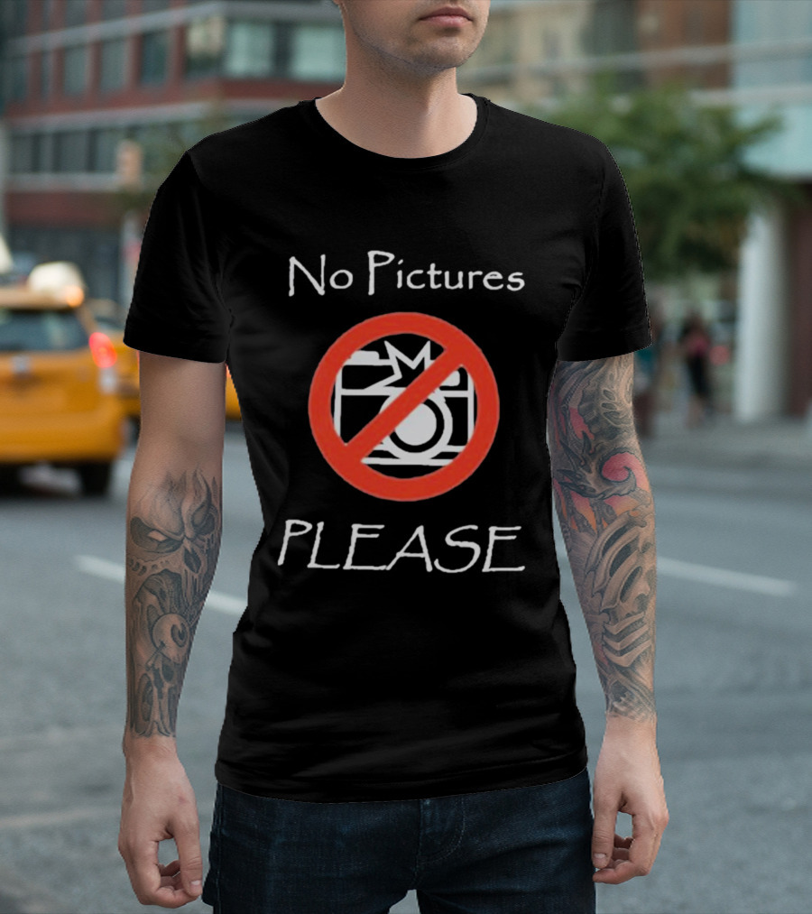 No Pictures Please Camera Symbol Joeyy T-Shirt