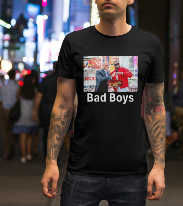 Bad Boys P Diddy And Eric Adams Key Exchange At Times Square Event T-Shirt