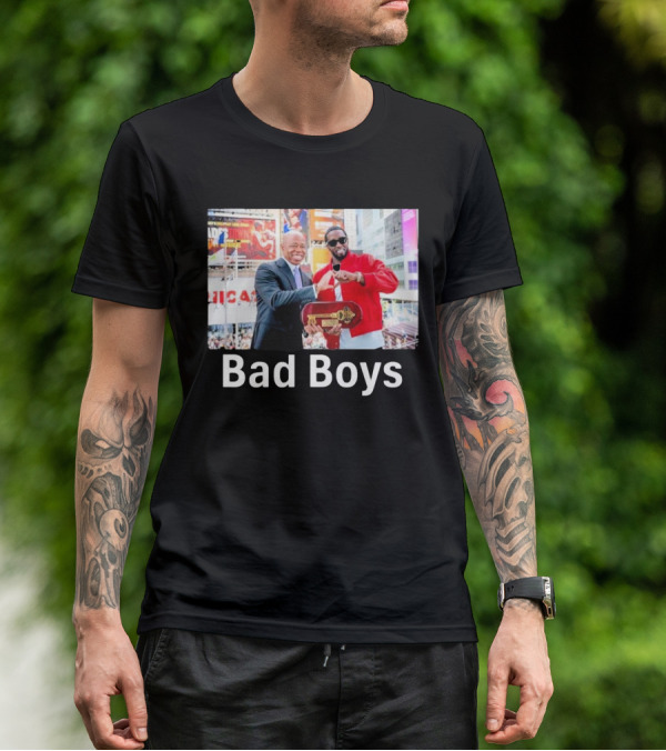 Bad Boys P Diddy And Eric Adams Key Exchange At Times Square Event T-Shirt