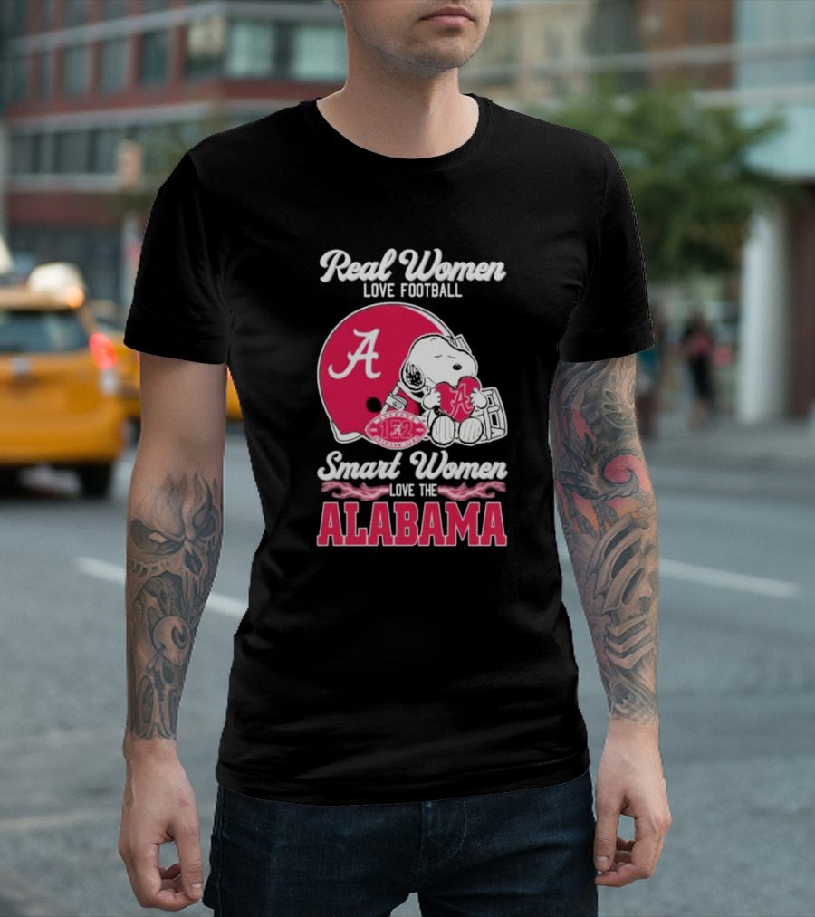 Real Women Love Football Smart Women Love The Alabama Crimson Tide 132 Season Snoopy Helmet T-Shirt