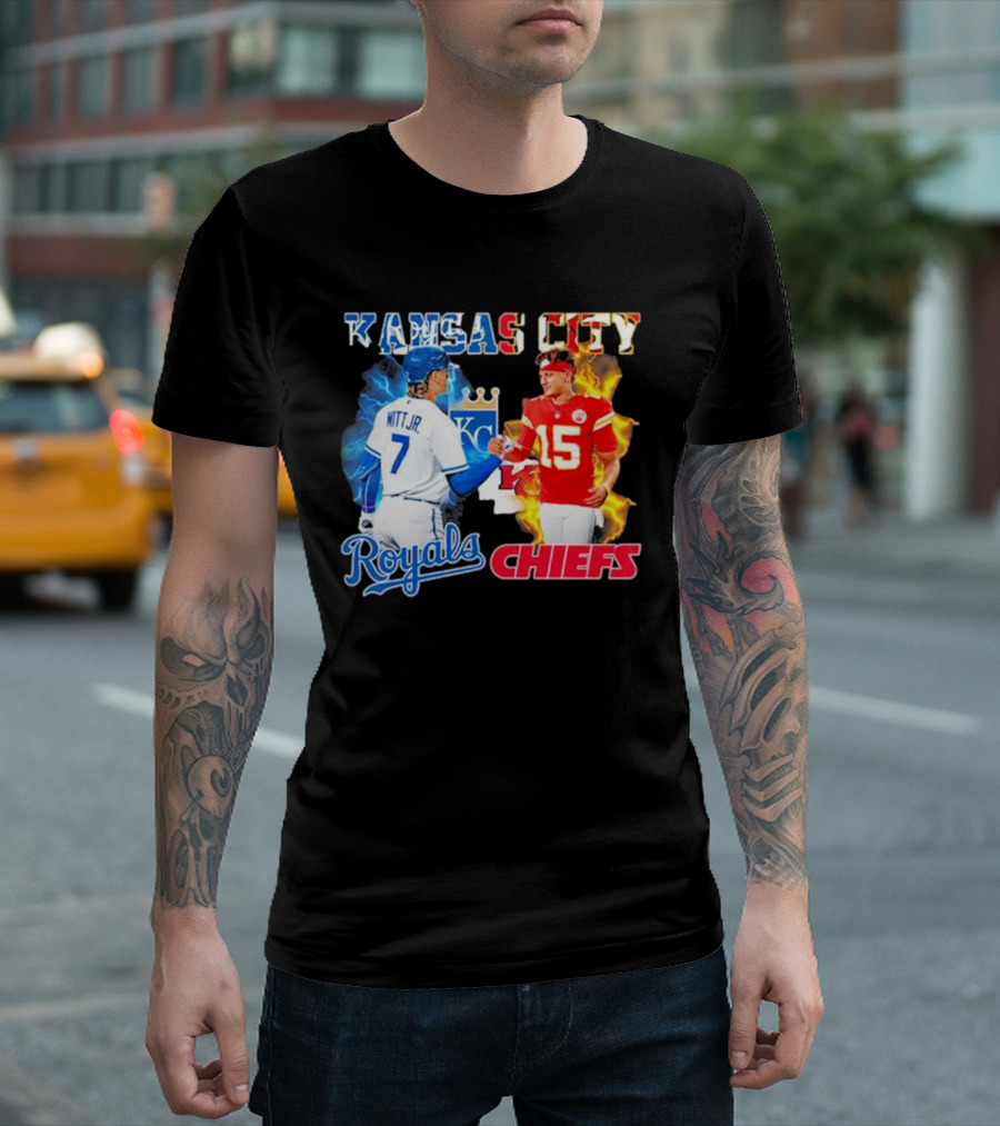 Kansas City Royals Bobby Witt Jr Shake Hands Chiefs Patrick Mahomes T-Shirt