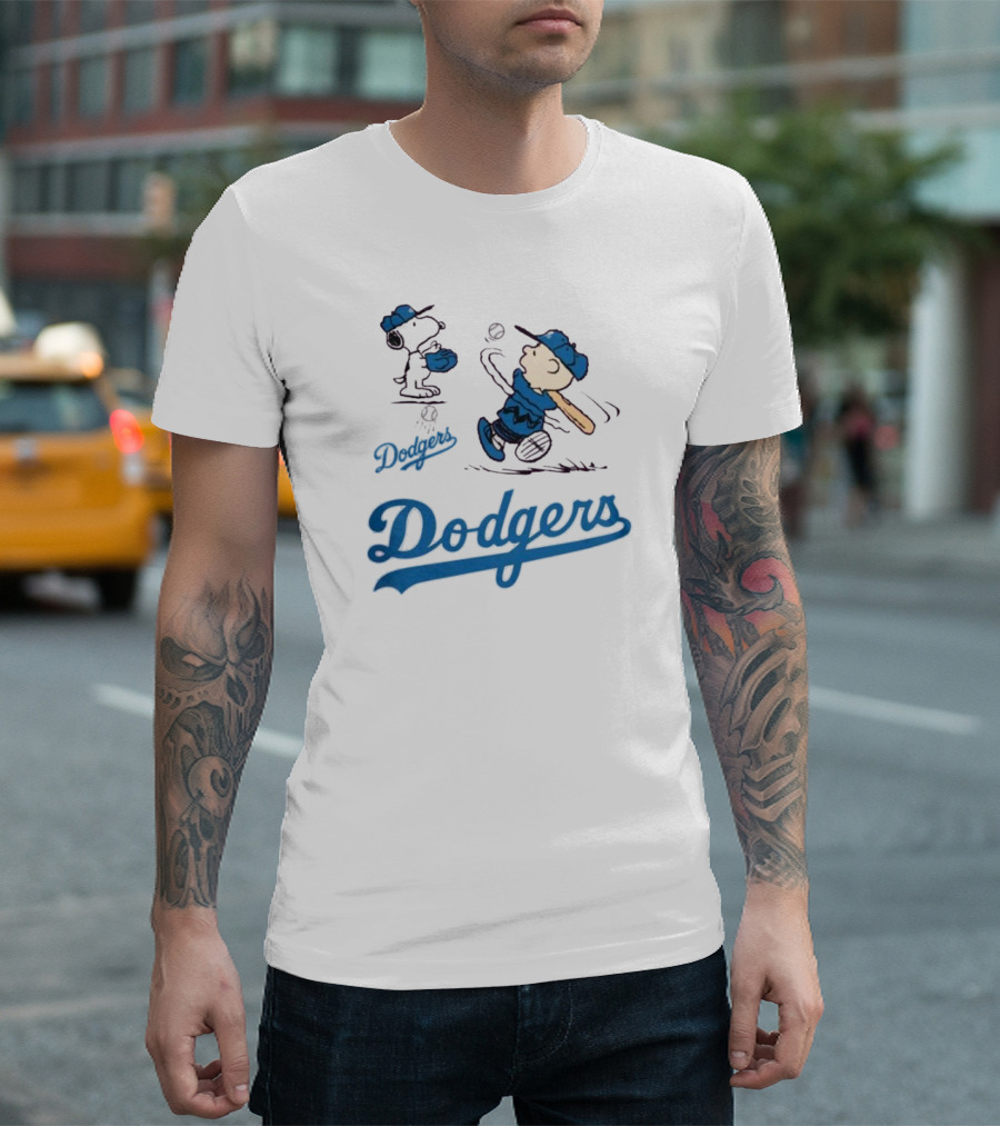 Los Angeles Dodgers Snoopy Cartoon Baseball Sports T-Shirt