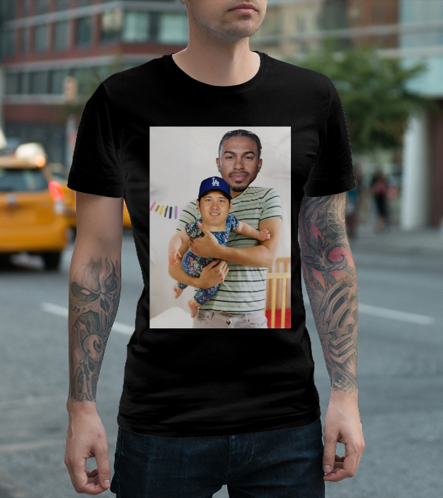 Francisco Lindor Holding Shohei Ohtani Baby Meme New York Mets Los Angeles Dodgers T-Shirt