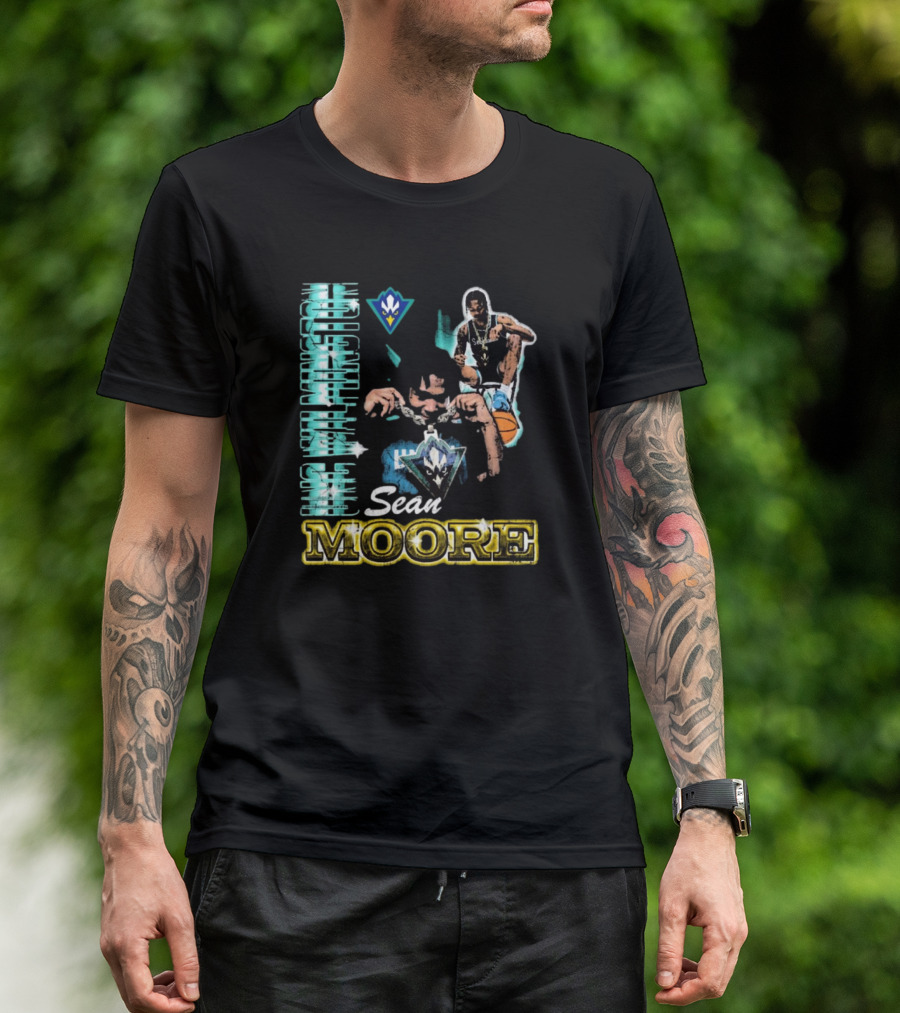 UNC Wilmington Seahawks Sean Moore 90s Basketball T-Shirt