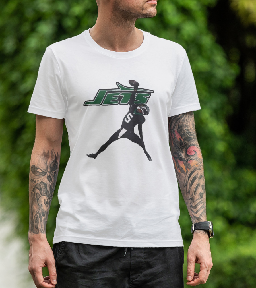 Garrett Wilson 5 New York Jets NFL Player Pose With Jets T-Shirt