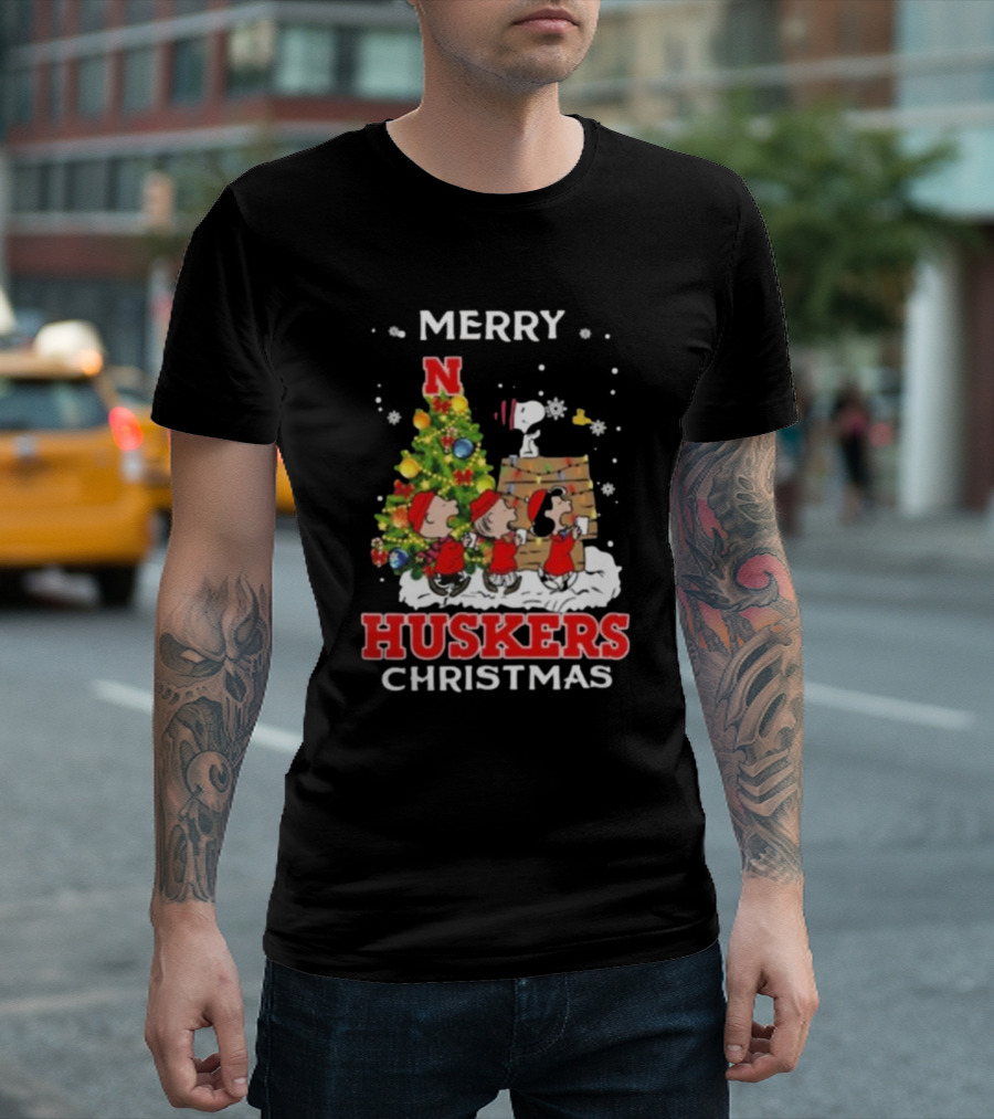 Merry Huskers Christmas Snoopy And Friends Nebraska Cornhuskers T-Shirt